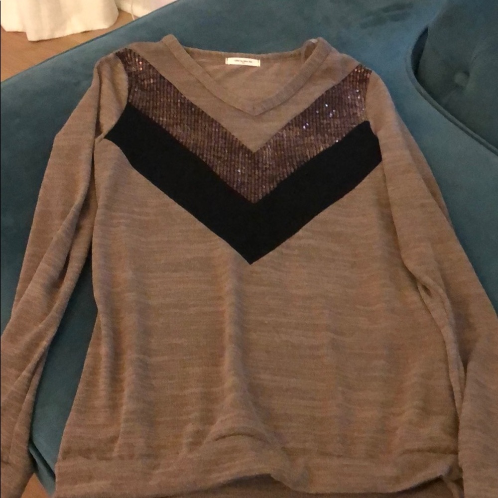 Long sleeve black and brown sweater